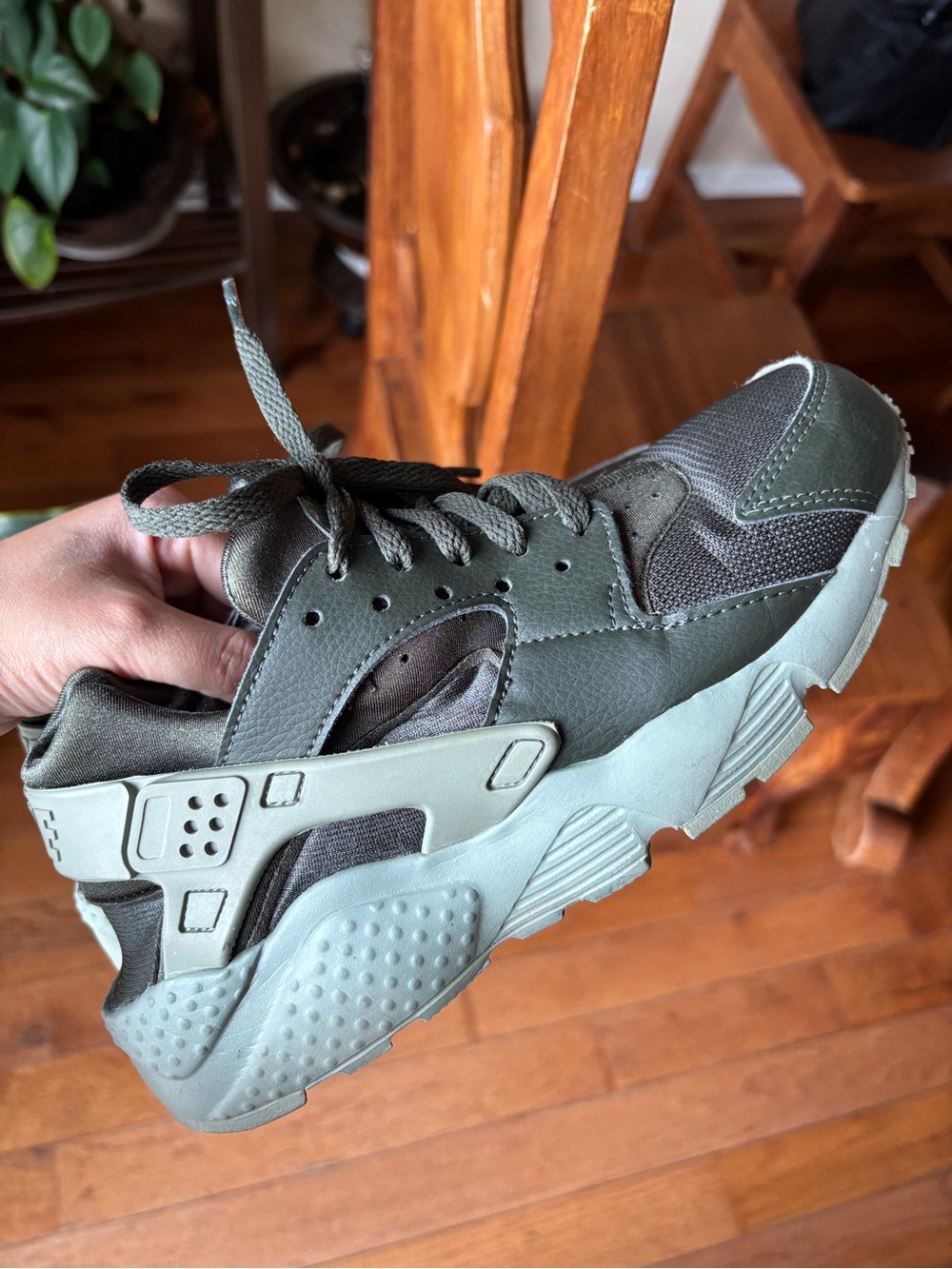 Nike girls Olive Green sneakers